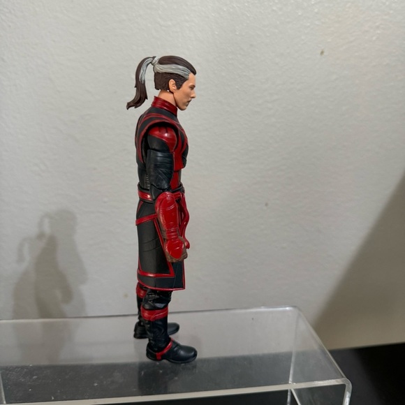 Marvel Legends Defender Strange Loose Figure - Picture 4 of 8